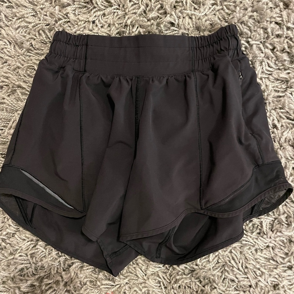black Lululemon Hotty hots